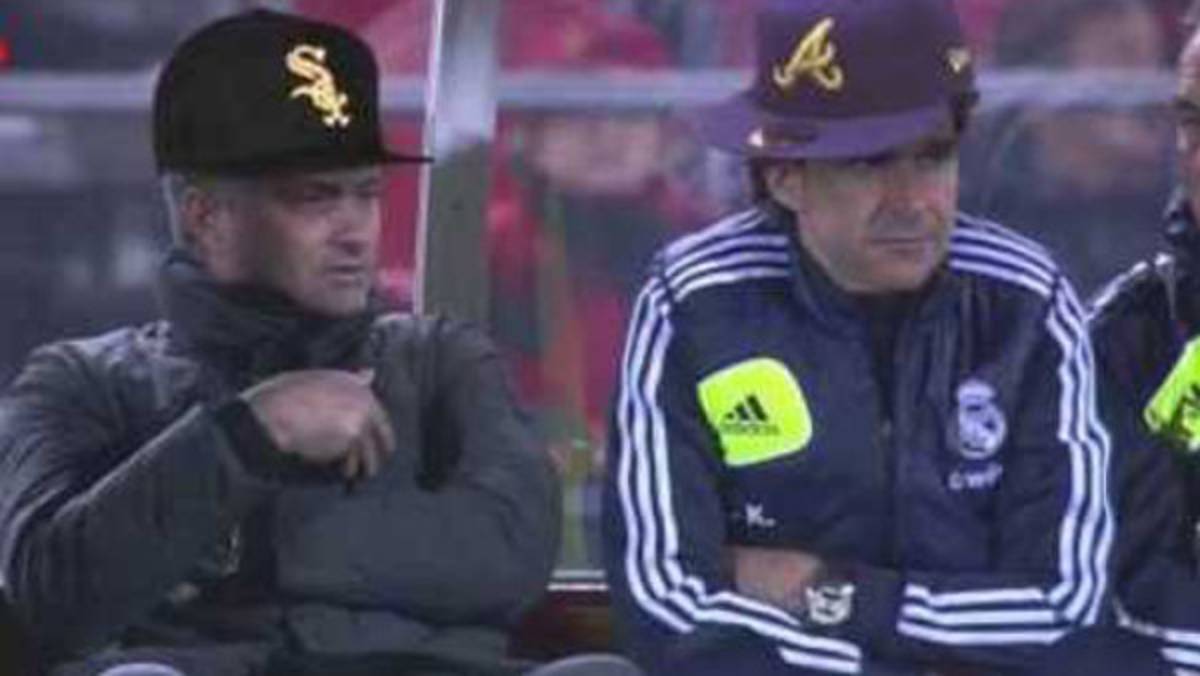 VIDEO: Mourinho y Karanka rapeando en el banquillo del Madrid