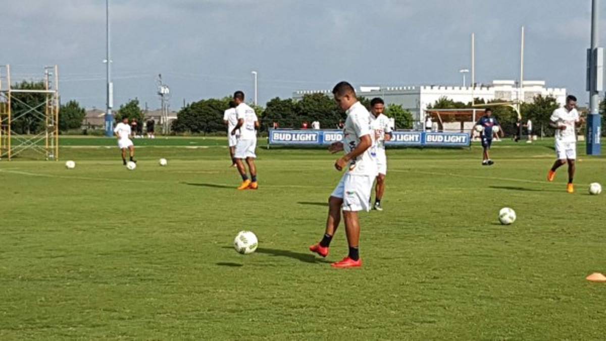 Las imágenes del entreno de Honduras y El Salvador previo a la batalla en Houston