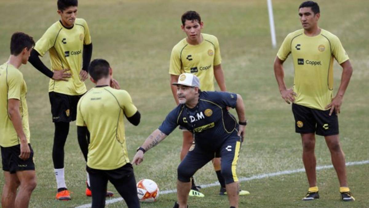 Desvelo, exigencias y reunión con un referente: Así está Maradona a un día de su debut con Dorados