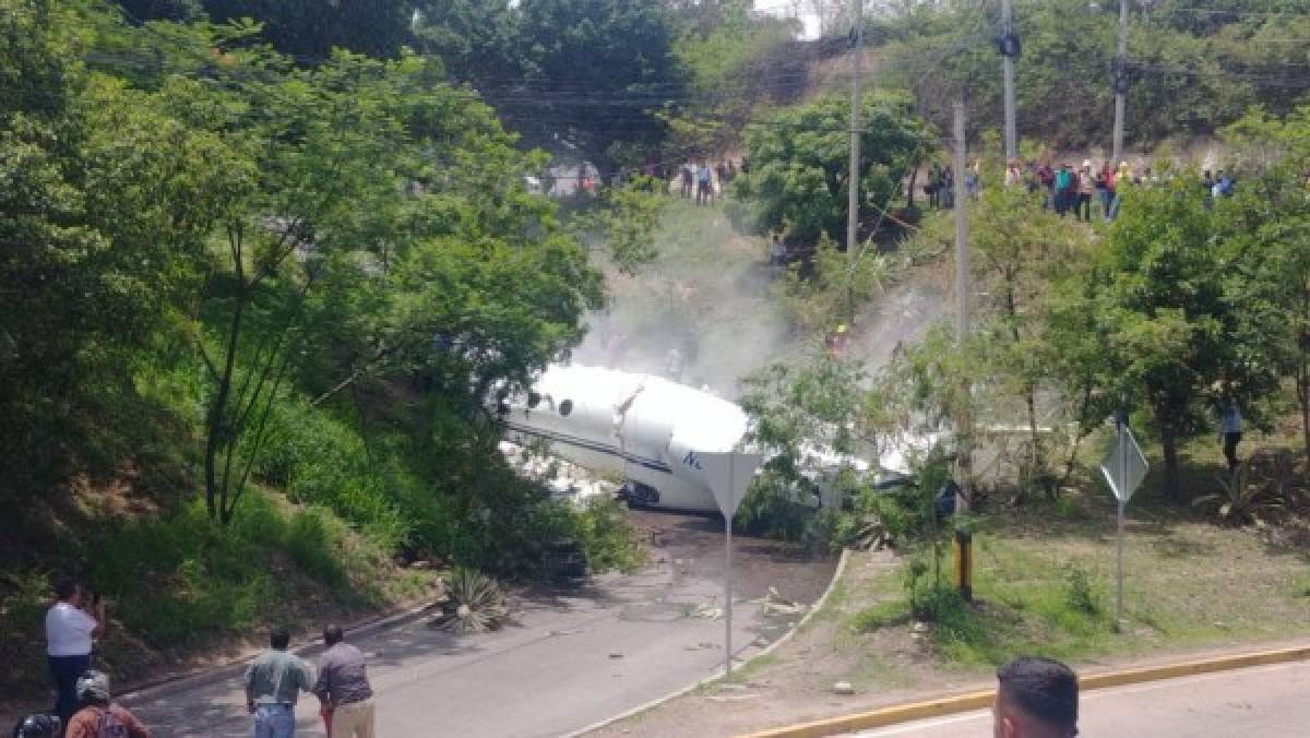 FOTOS: Impactantes imágenes del avión que se salió de la autopista en el aeropuerto Toncontín