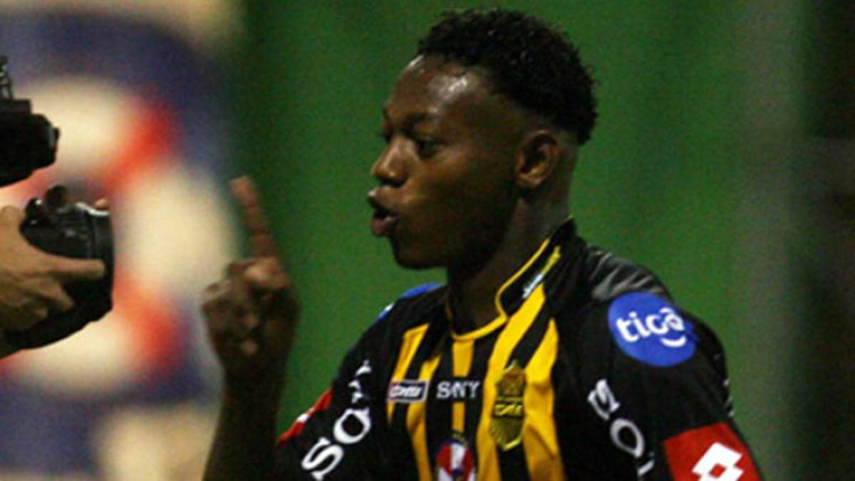 Henry MartÃ­nez se fue a Uruguay