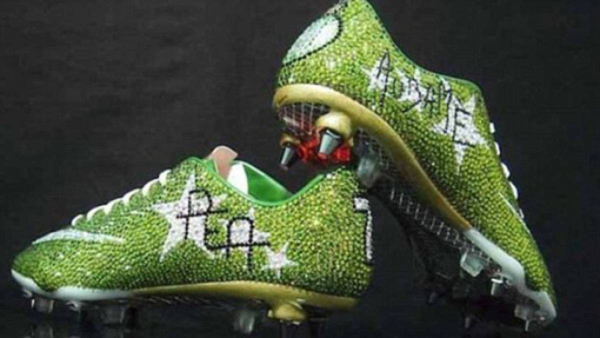¿Qué jugador utiliza los botines más caros del mundo?