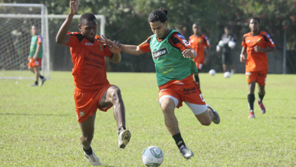 Luis Lobo reaparecerá con Real España frente a Necaxa