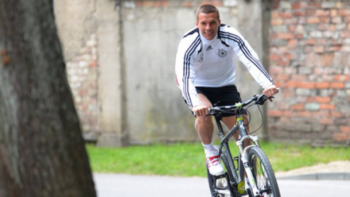 Podolski entrará en el 'club de los 100' en la Euro