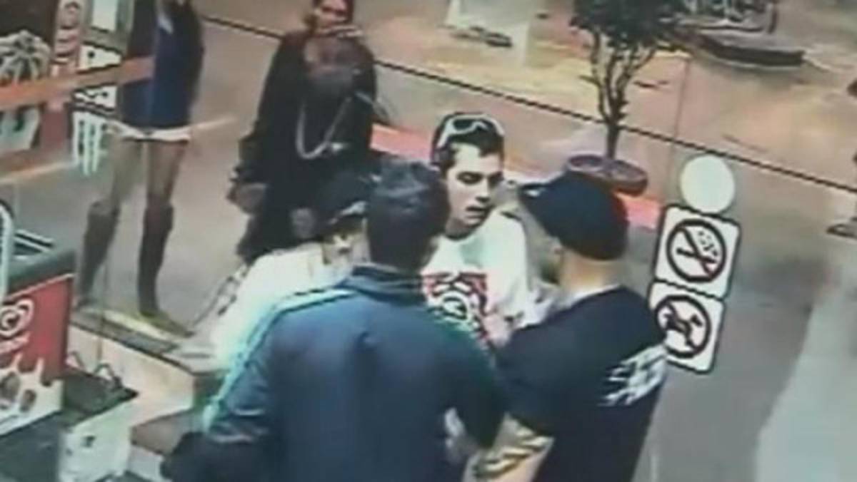 VIDEO: Luchadores de MMA reciben brutal paliza tras pelea que ellos iniciaron