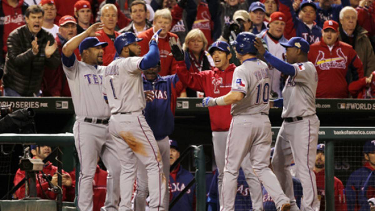 Rangers igualan 1-1 la Serie Mundial contra Cardinals