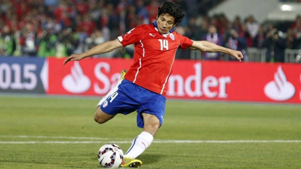 Los futbolistas que decidieron vestir la camiseta de un país distinto al que nacieron