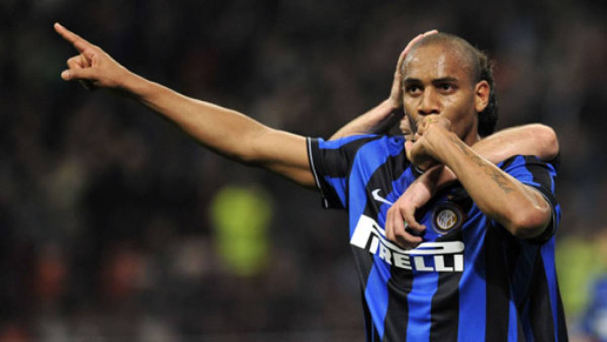 Maicon no sabe nada del City y Madrid