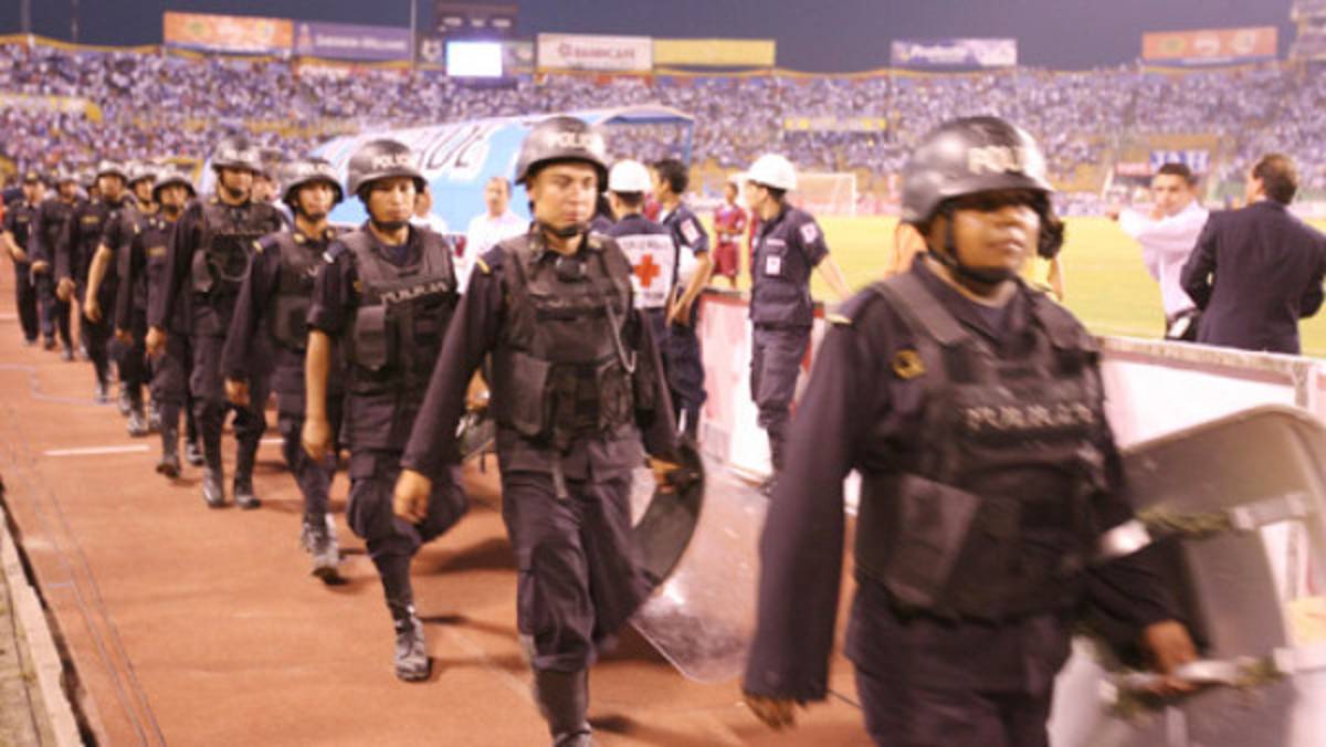 800 policías resguardarán a los aficionados en el Honduras-México