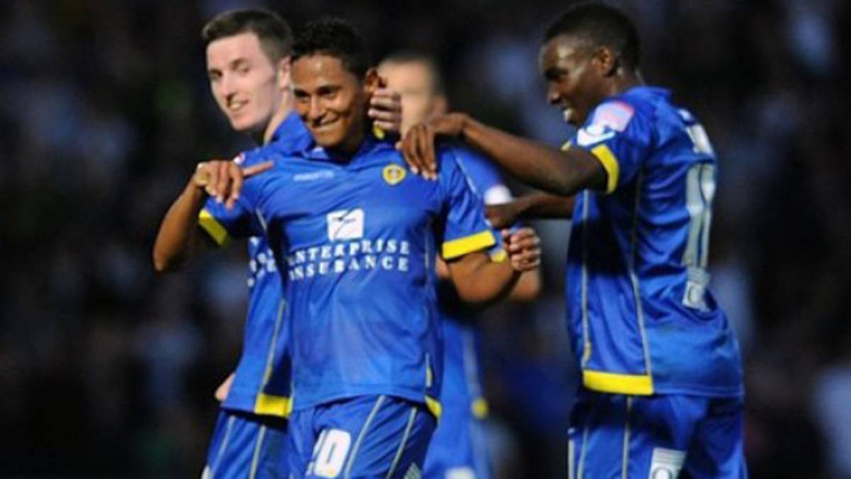 Técnico del Leeds United explica por qué no juega Ramón Núñez