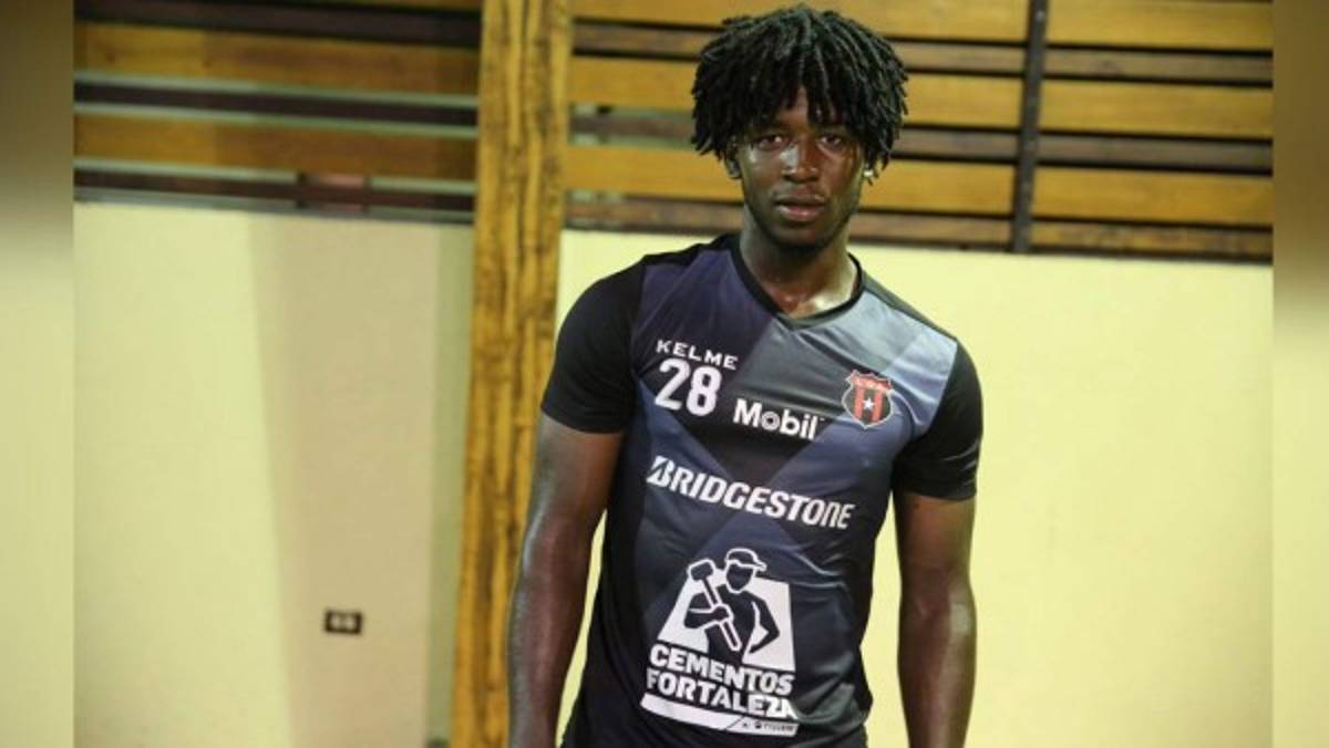 Centroamérica: Defensa deja Alajuelense y ficha por Marathón; tico y panameño a Europa