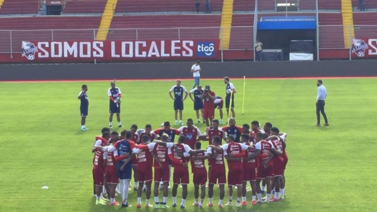 El pésimo estado del Rommel Fernández: DT de Panamá explota ¿Y qué dicen en México?