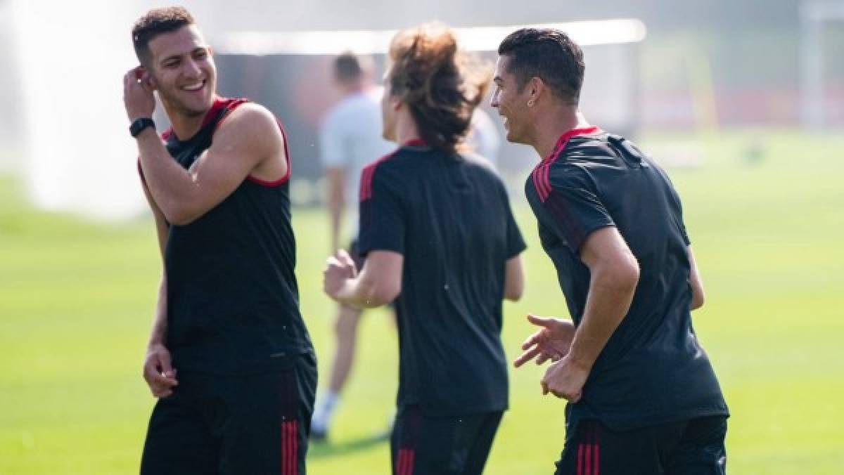 Imponente llegada y charla con el DT: Así fue el primer entrenamiento de Cristiano Ronaldo con el United  