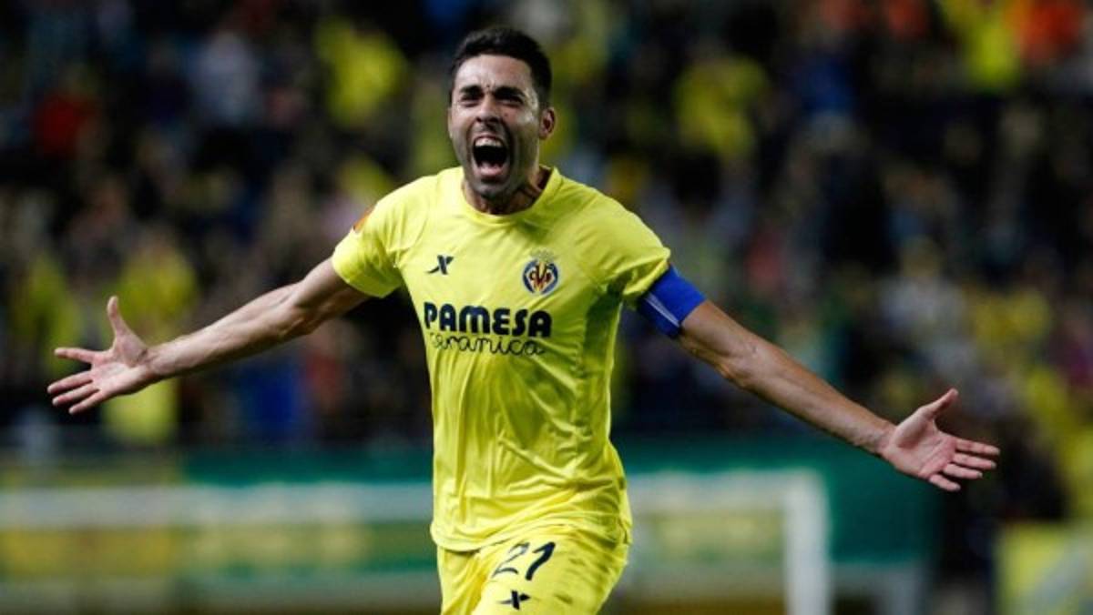 Los futbolistas que han estado al menos 10 temporadas en su equipo actual