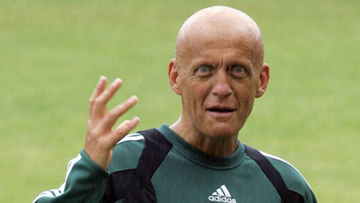 Collina designará árbitros de la Uefa