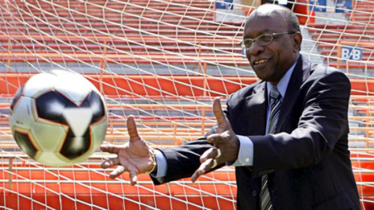 Jack Warner renunció al fútbol logrando una salida 'decorosa'