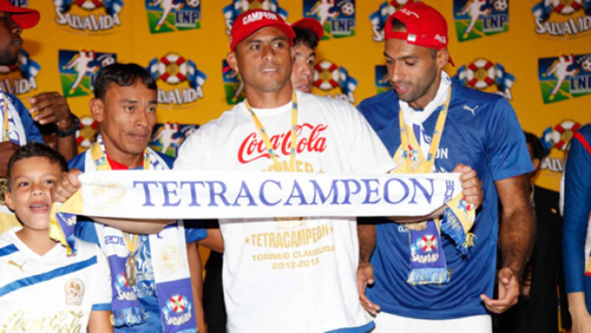 Noel Valladares renovó contrato con Olimpia hasta 2015