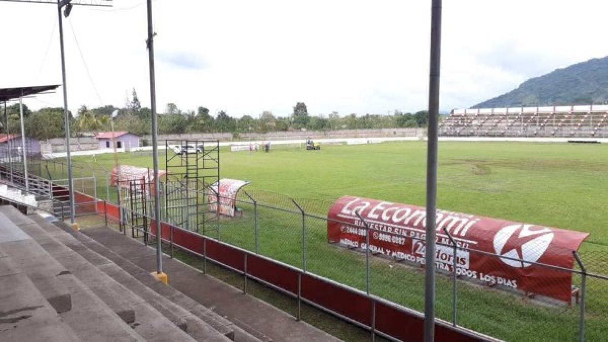 Nueva gradería, sala de conferencia y mejor cancha: Así va quedando el estadio de Tocoa