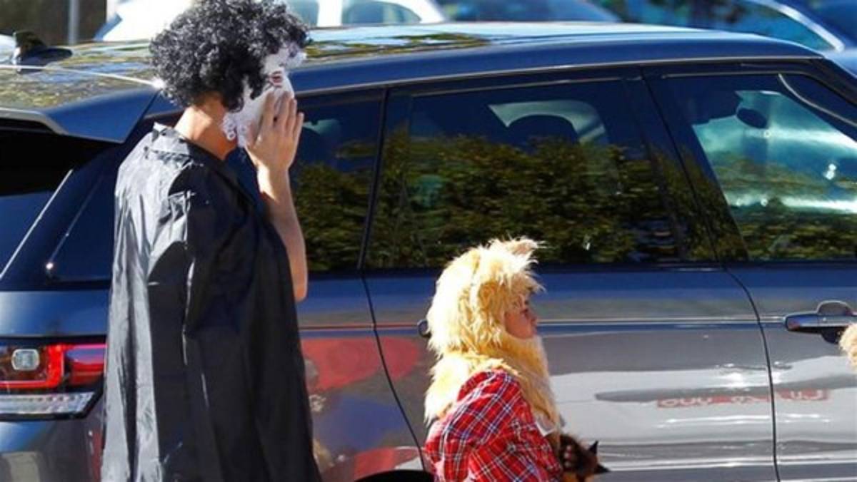 ¡DE LOCOS! Así fue Cristiano Ronaldo a traer a su hijo a la escuela