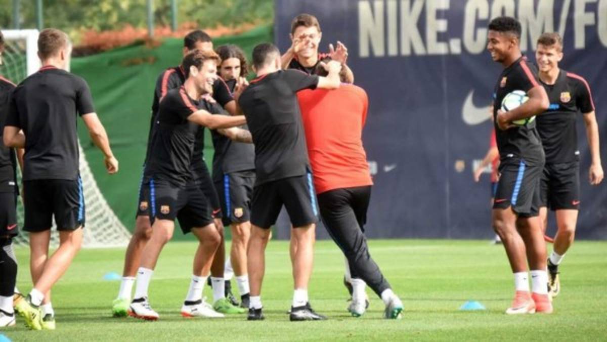 Choco Lozano, bajo la mirada de Ernesto Valverde en el Barcelona