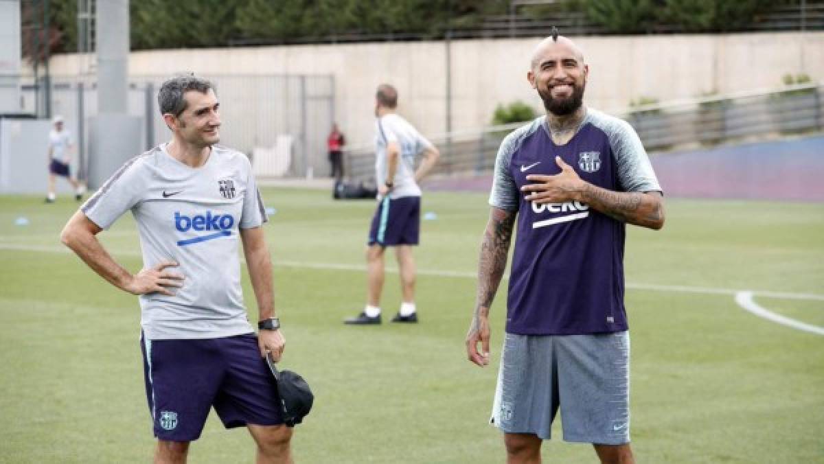 Así recibieron a Arturo Vidal en su primer entrenamiento con el FC Barcelona