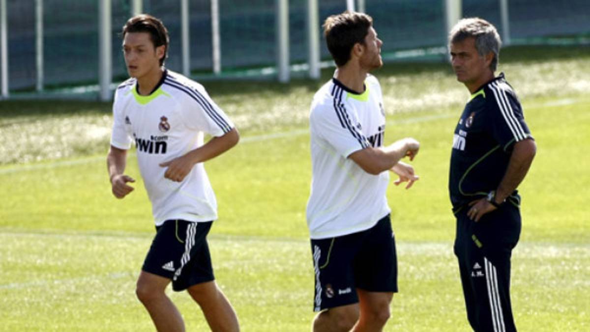 José Mourinho pide un delantero