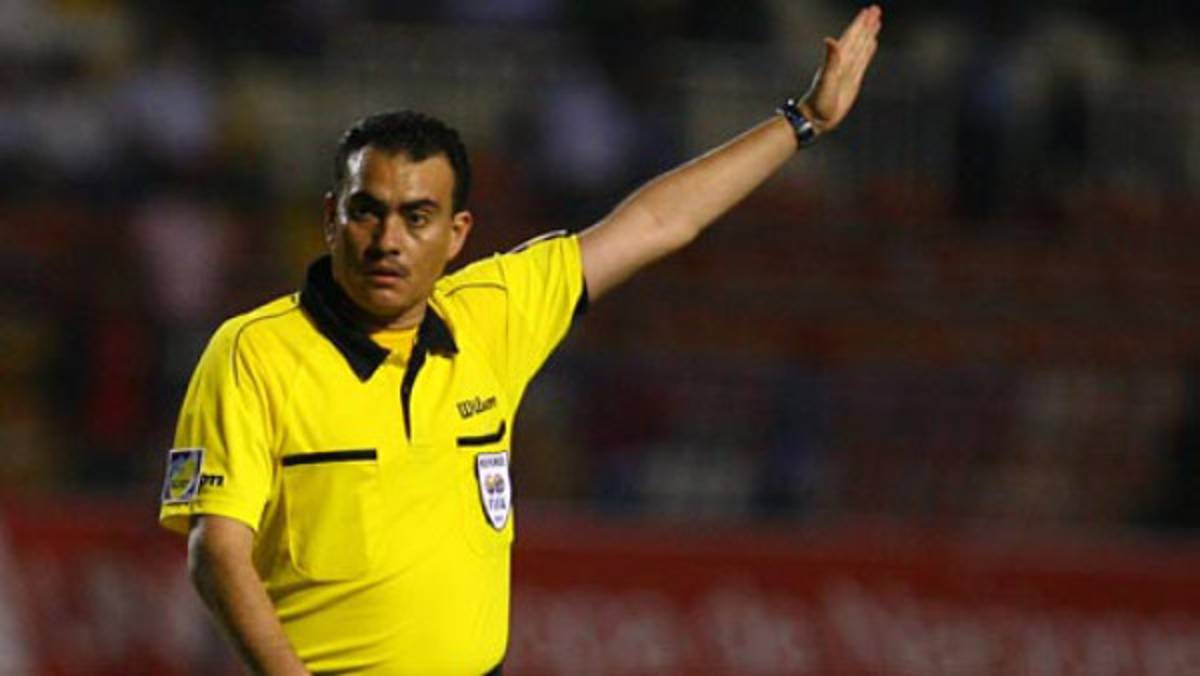 Carlos Batres se retira del arbitraje