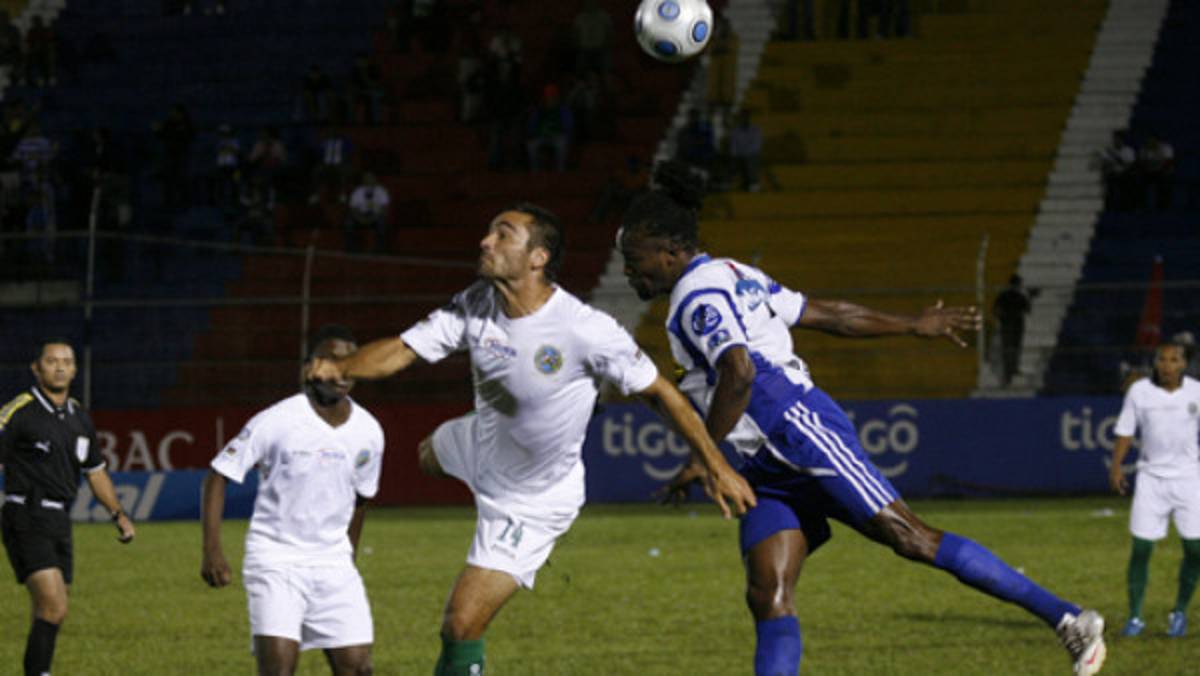Saúl pone al Victoria en la cima