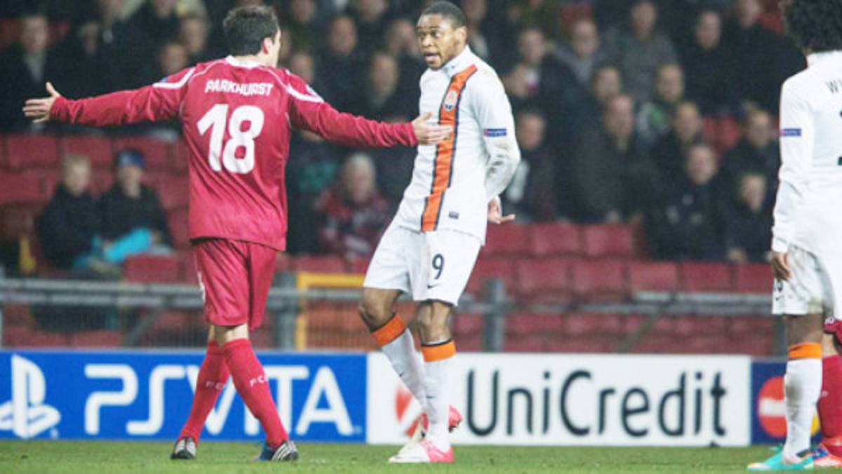 Luiz Adriano, el del gol anti Fair Play, es sancionado y pide perdón