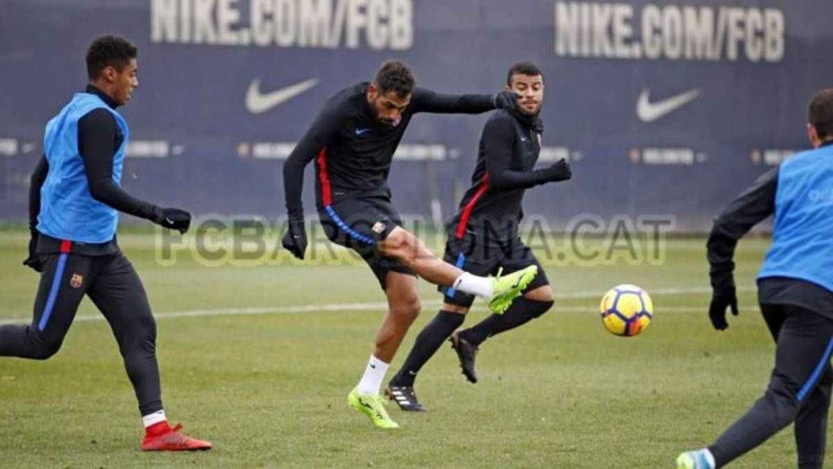 Choco Lozano entrena con el primer equipo del Barcelona en la semana del clásico