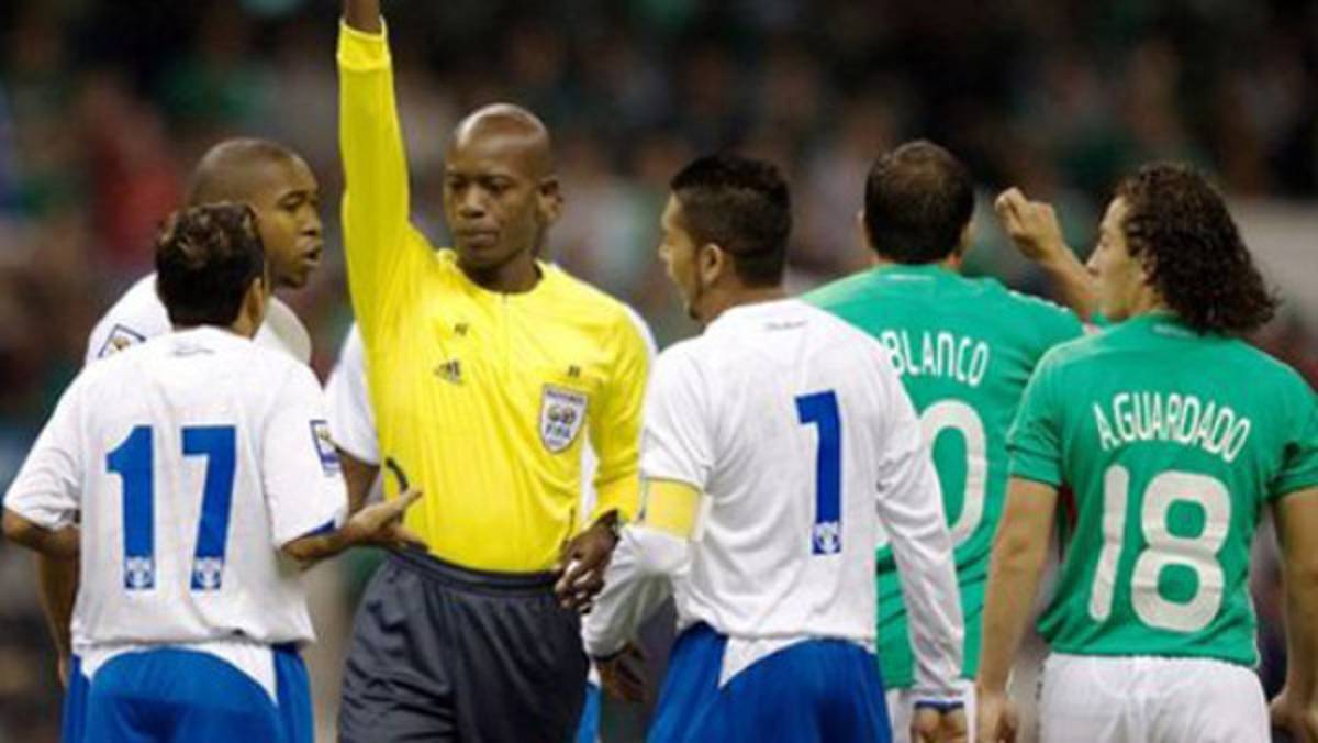 Courtney Campbell, el árbitro de la mala suerte para Honduras