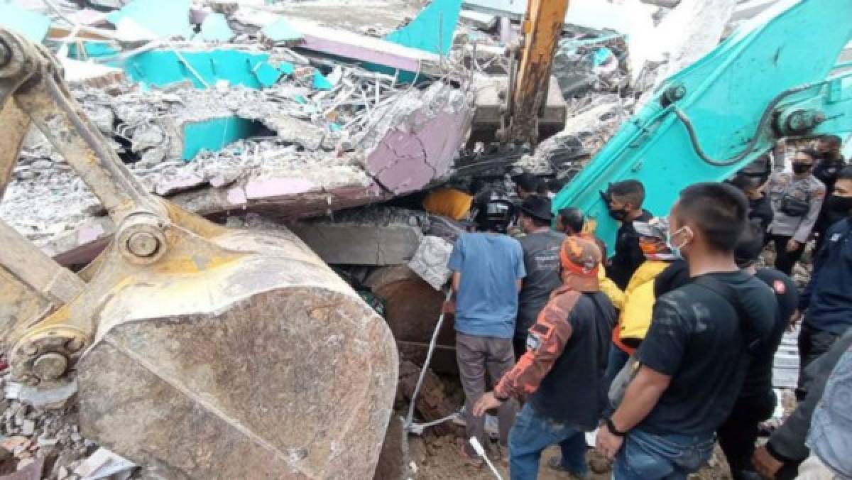 Devastadoras imágenes: Indonesia sufre un duro terremoto que dejó más de 30 personas muertas