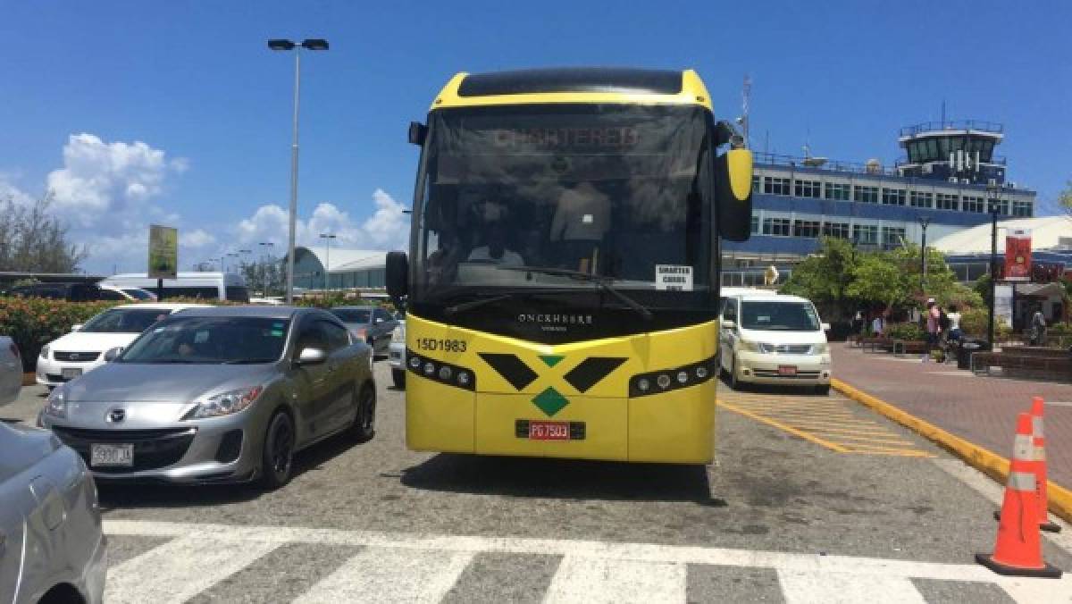 FOTOS: Así fue la llegada de la Selección de Honduras a Jamaica