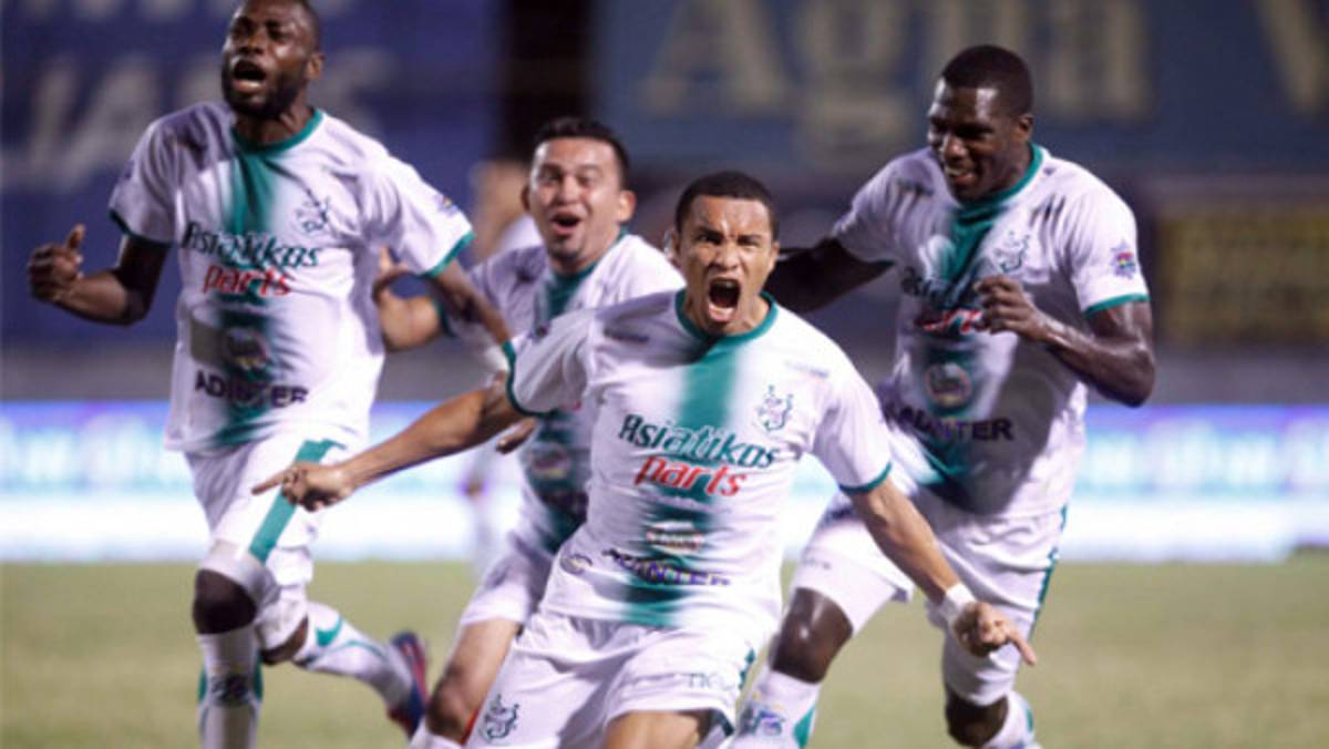 Rambo despedaza a Olimpia en el Excélsior