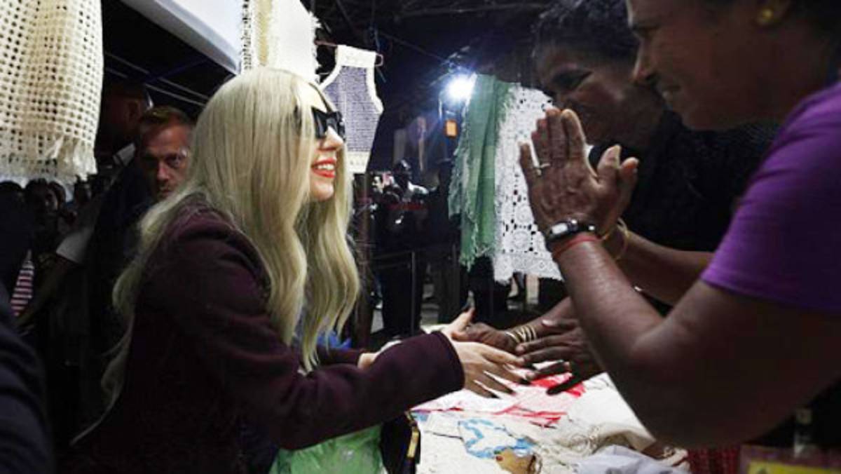 El lujo y glamour de la Fórmula Uno en un país pobre