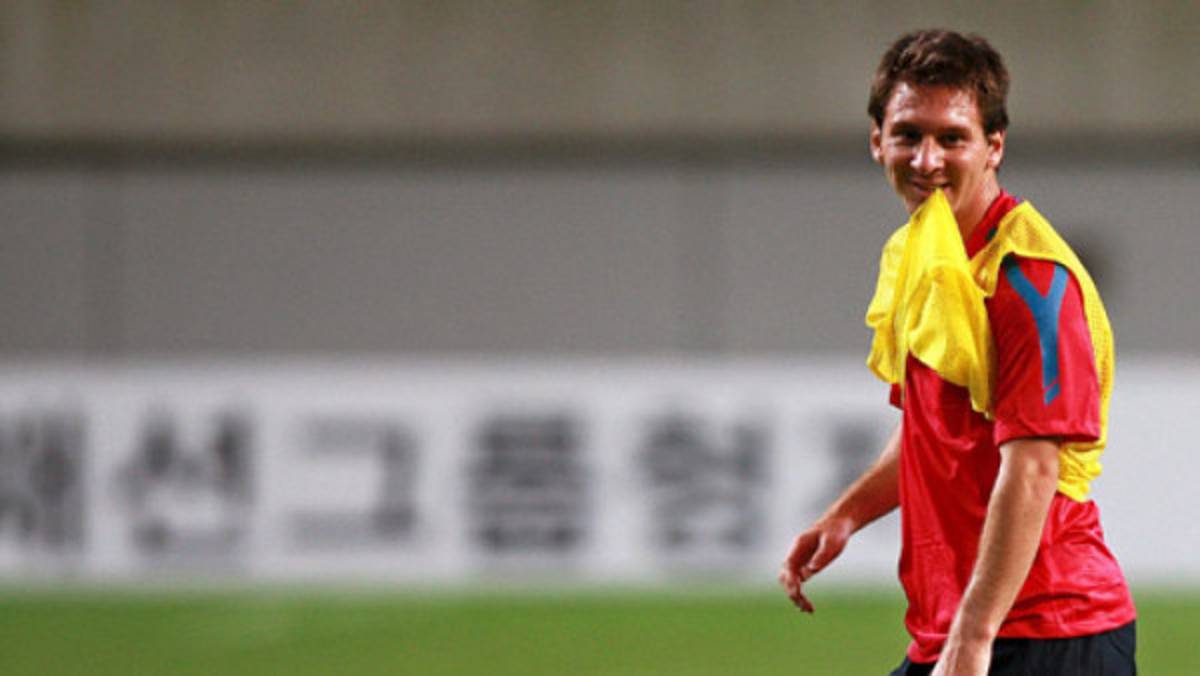 Obligan a Messi a jugar en amistoso
