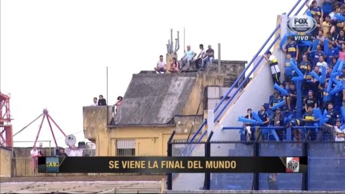 No se vio en TV: El regaño de Tévez a jugadores de Boca y la manta que enoja a River