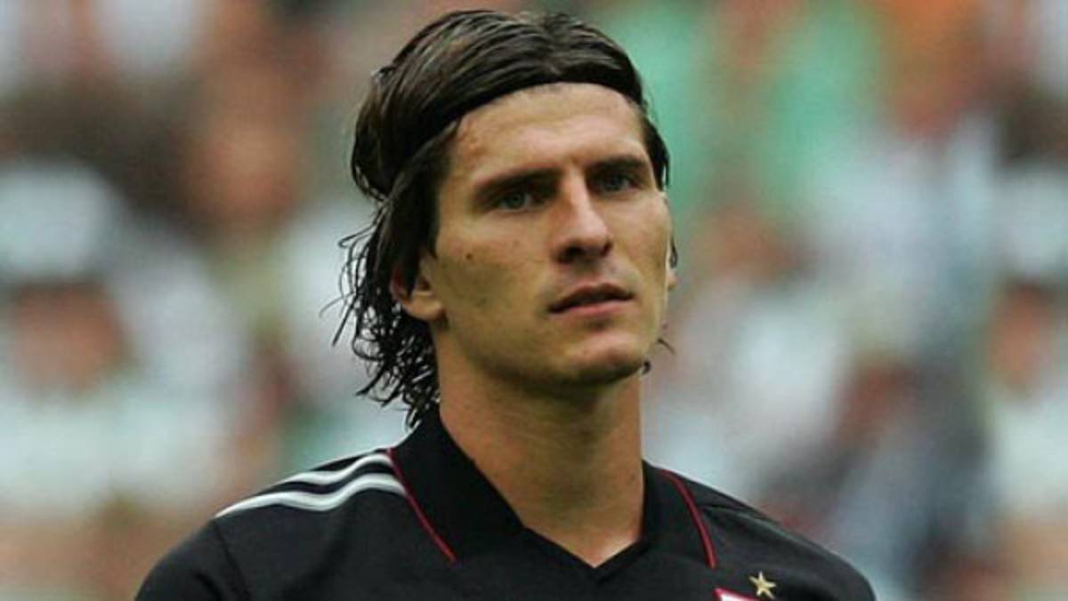 Jugador del Bayern invita a futbolistas gays a declararse