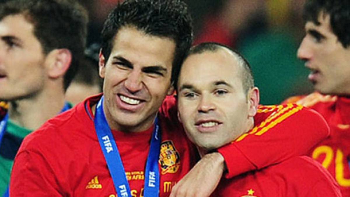 Iniesta pide a Fábregas llegar al Barça