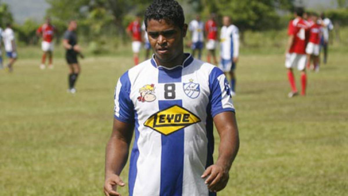 Elmer Zelaya se disculpa con la aficion y prensa deportiva