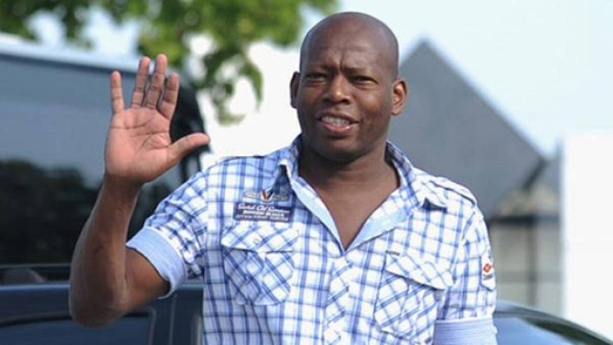 Hasta medallas y trofeos le roban al 'Tino' Asprilla de su finca