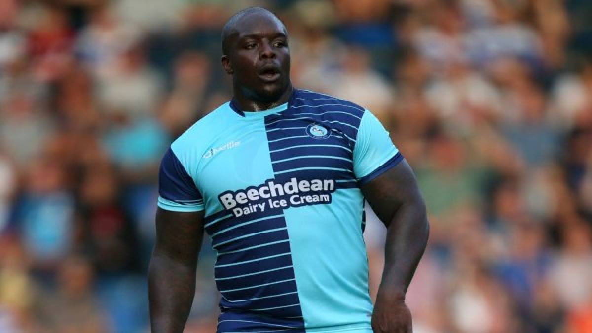 ¡Tremendo! El cambio físico de Adebayo Akinfenwa, el jugador más fuerte del mundo  