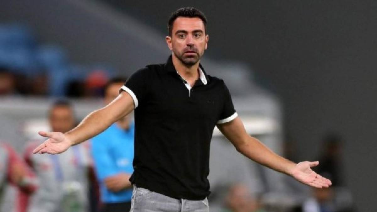 Insultos y patadas: Xavi Hernández explota en su debut oficial como entrenador