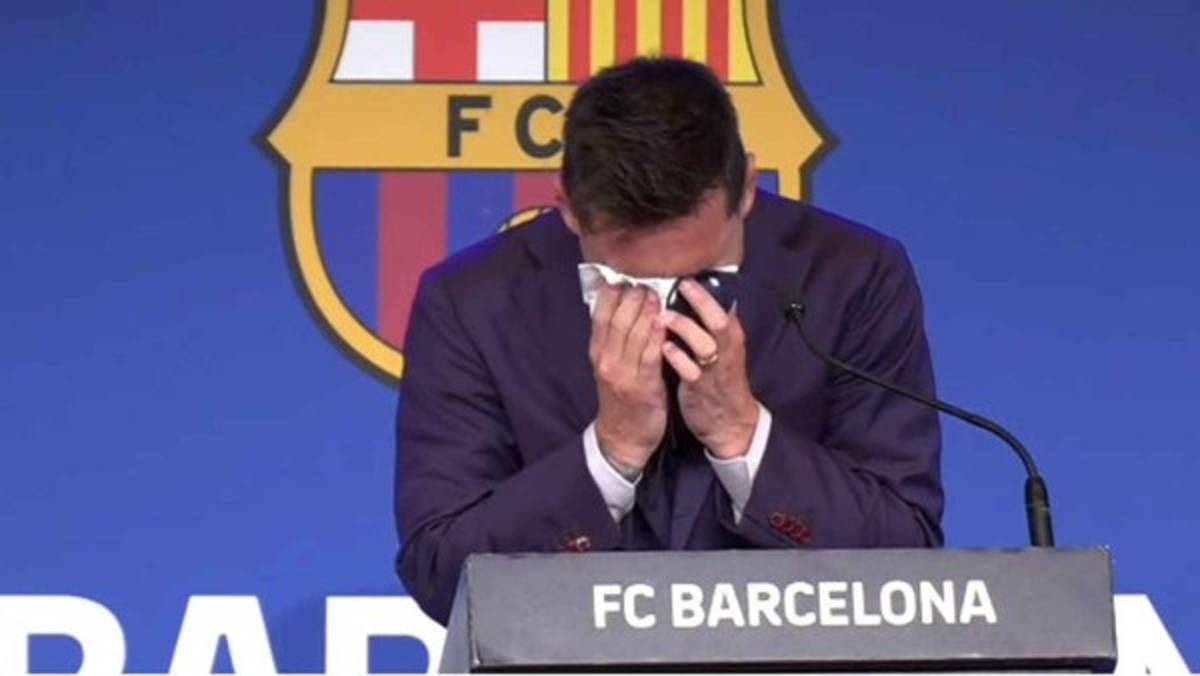 Las desgarradoras imágenes de Messi en su despedida: mar de lágrimas frente a Antonela y leyendas del Barcelona