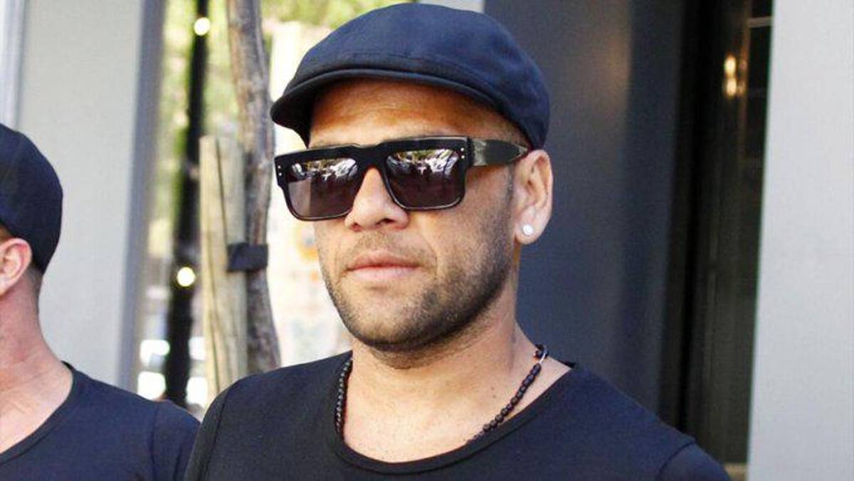 Dani Alves queda en libertad tras delito de violación: la millonaria cifra que deberá pagar y la prohibición que tiene