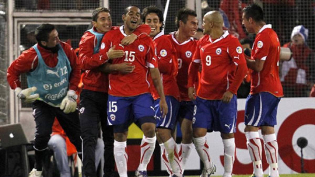 Chile sufrió en casa para vencer a Perú