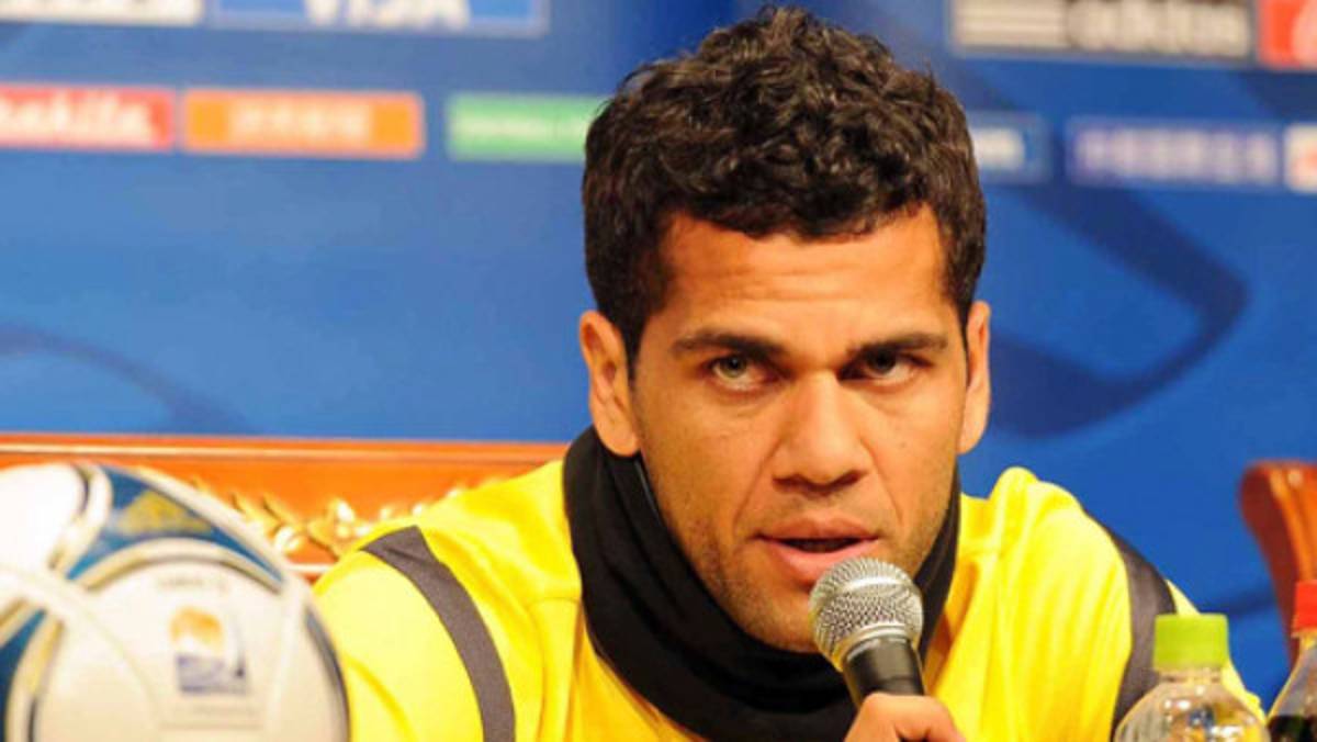 Alves: 'A Mou le cuesta reconocer que está ante el mejor Barca de la historia”