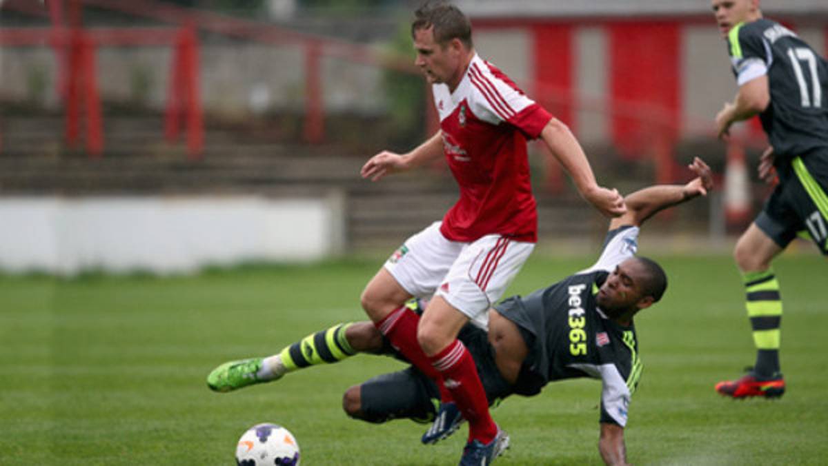 Wilson y Stoke City avanzan a cuarta ronda de Copa Capital One