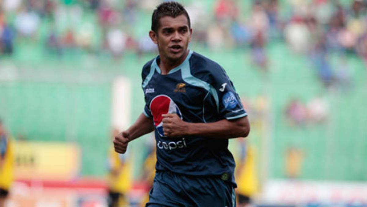 Amado no puede jugar con la máscara protectora