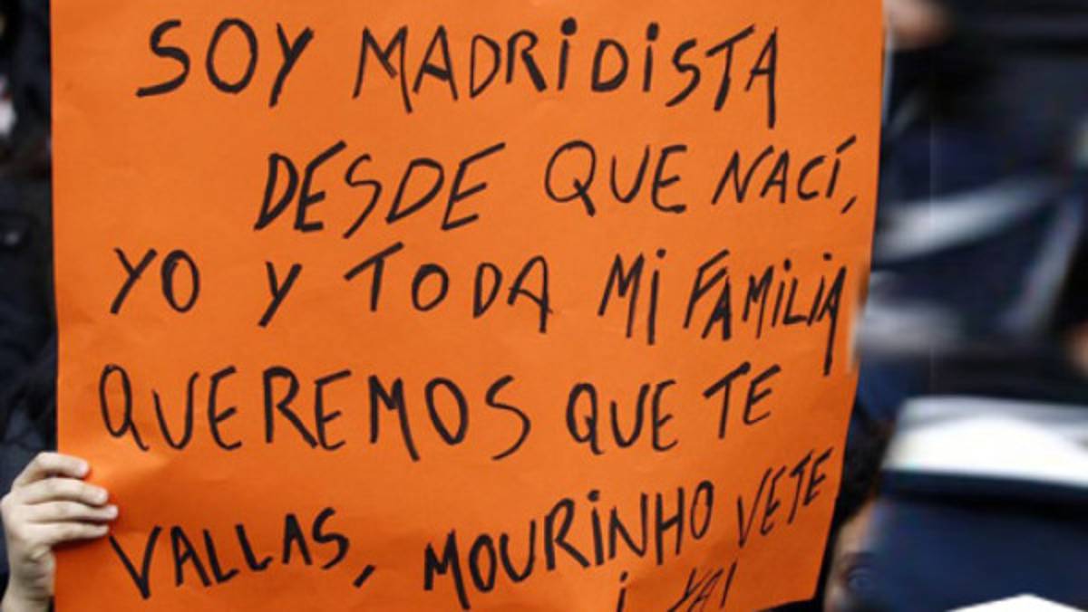 VIDEO: La silbatina del Bernabeú hacia José Mourinho
